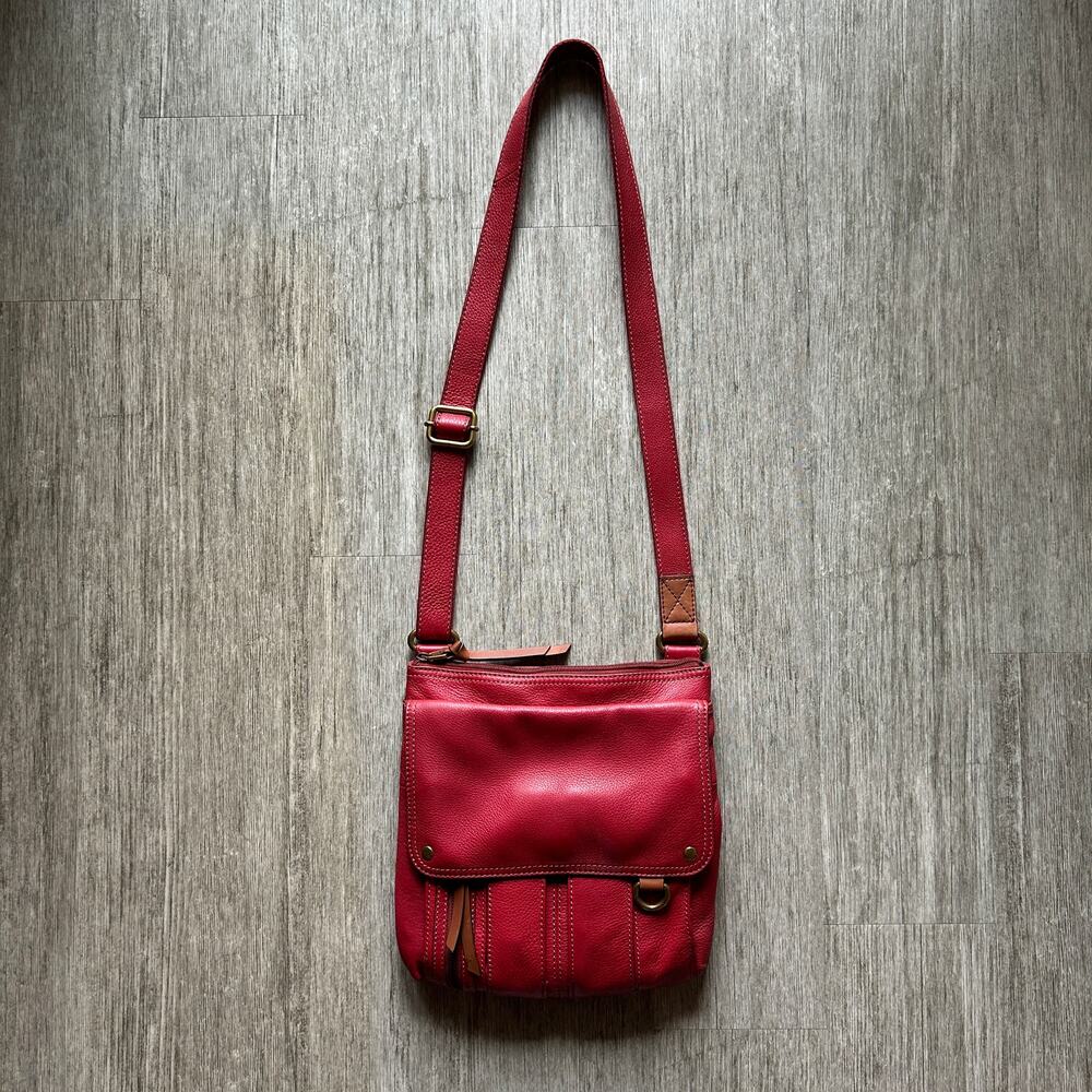 Fossil Red Leather Zip Top Flap Pocket Medium Crossbody Purse Bag 10.5x11.5x1”
